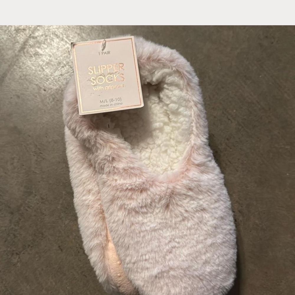 Women's Faux Fur Pullon Slippers with Grippers - peach M/L (8-10) Winter Cozy
